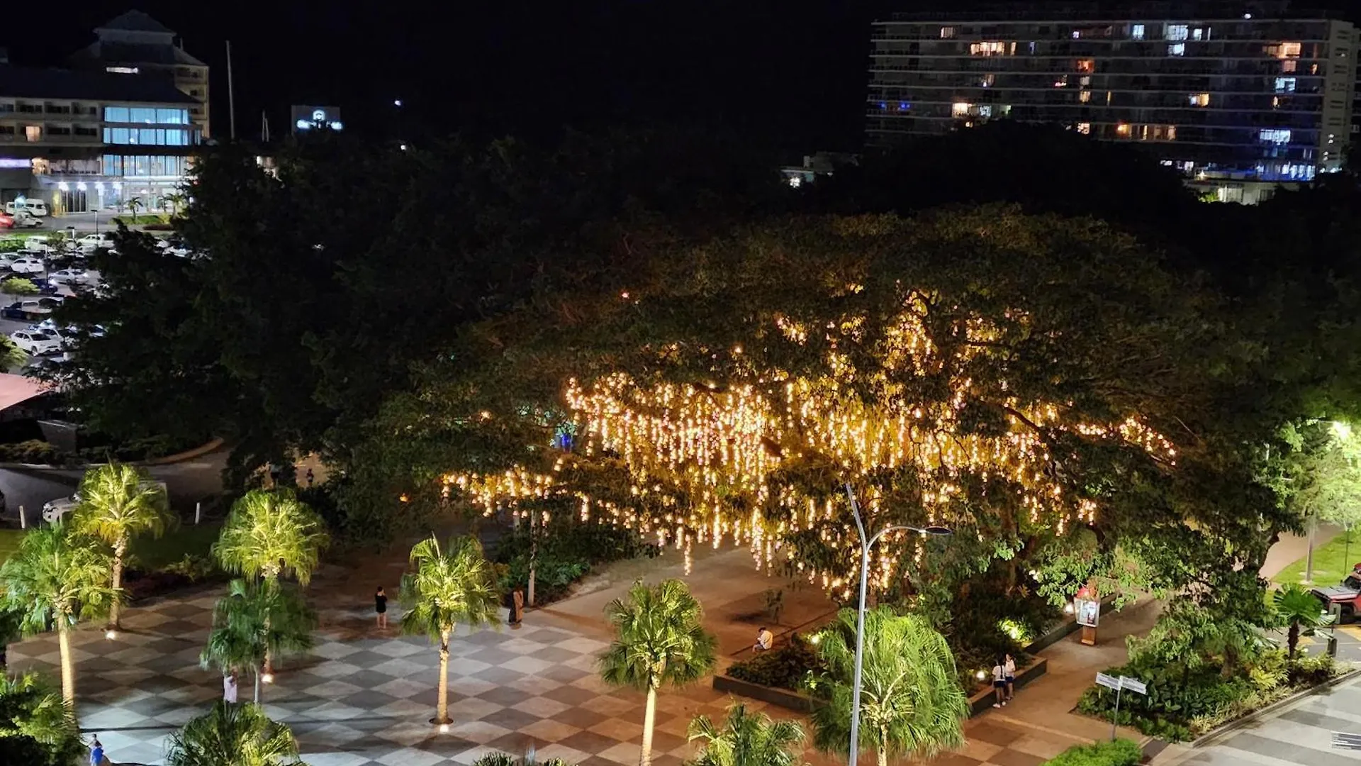 Apartment 1 Bedroom Apt Ocean View On The Cairns Esplanade Australia