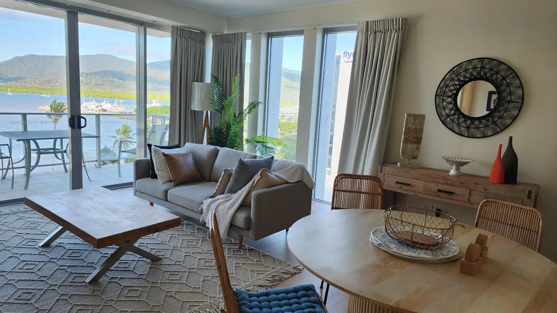 1 Bedroom Apt Ocean View On The Cairns Esplanade 0*,  Australia