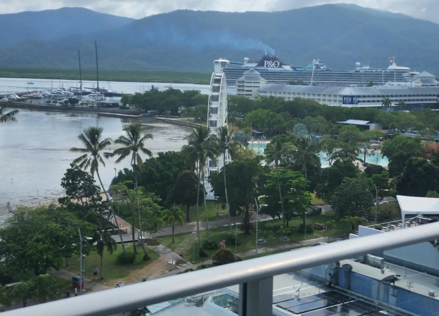 Apartment 1 Bedroom Apt Ocean View On The Cairns Esplanade Australia